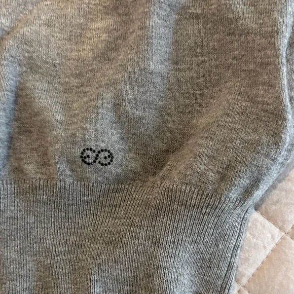 ESCADA VEST - Picture 3 of 4